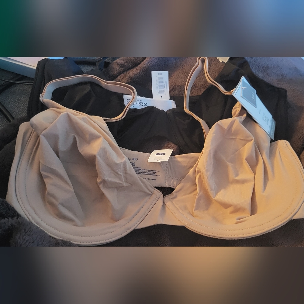GAP favorite t shirt bras ( two )